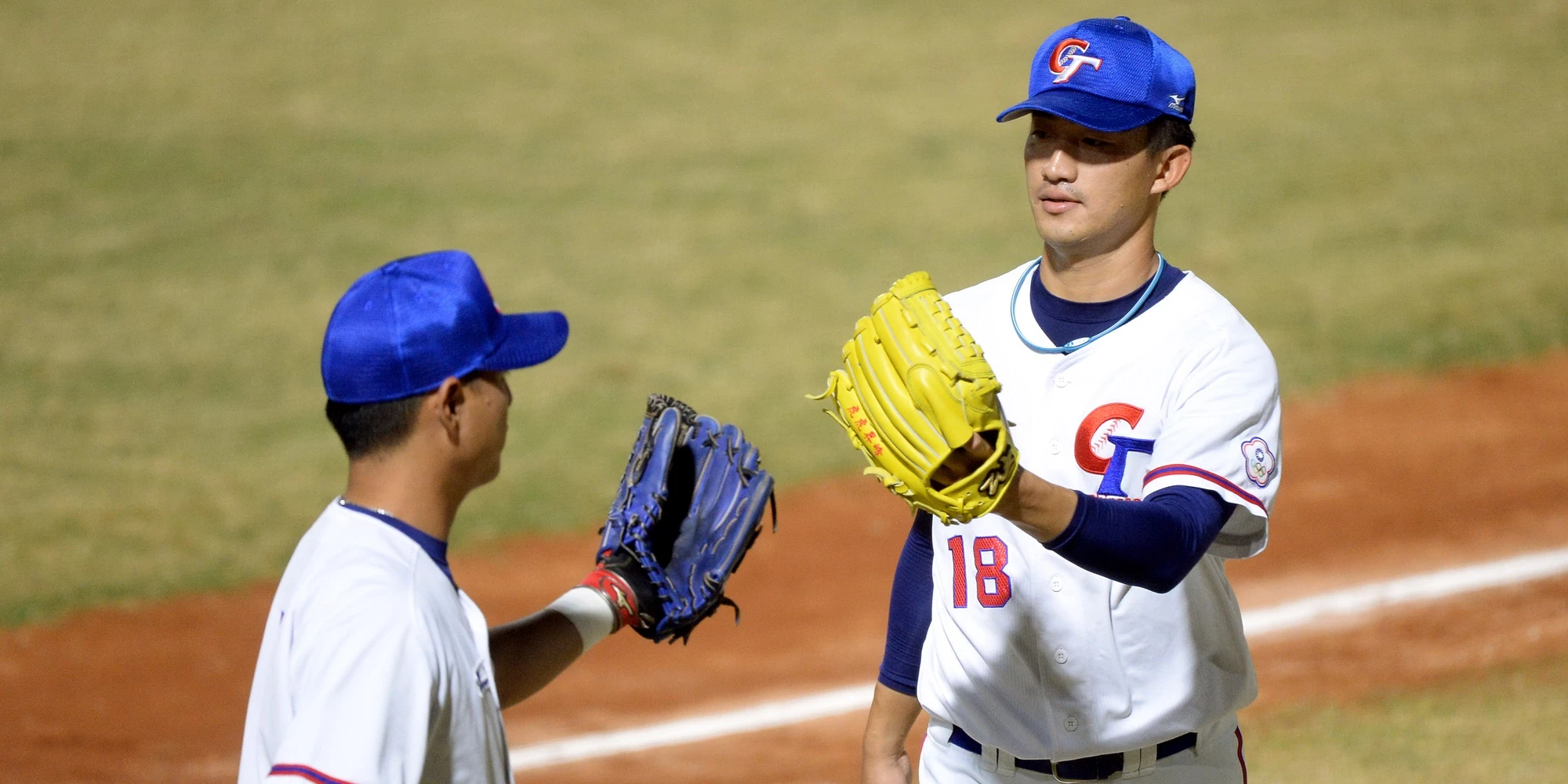 Gloves Sales 3 Gloves Sales -Gloves Sales sport slider baseball 01